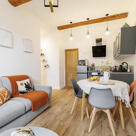 アパート Old Town Superb New Flat, For 3, Ac, Wi-fi *